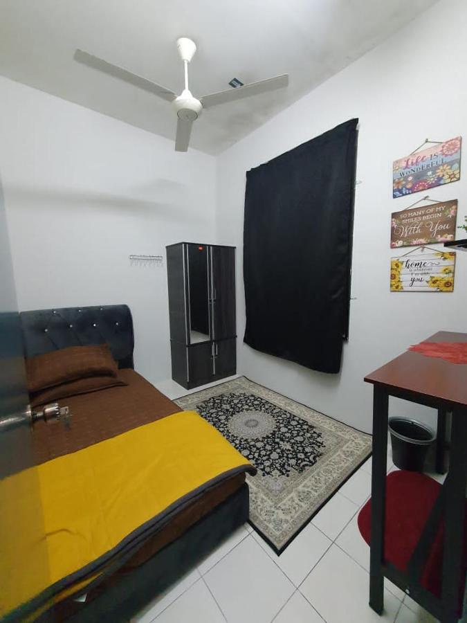 Lh Alisha Homestay Wangsa Mewangi Gua Musang Exteriér fotografie