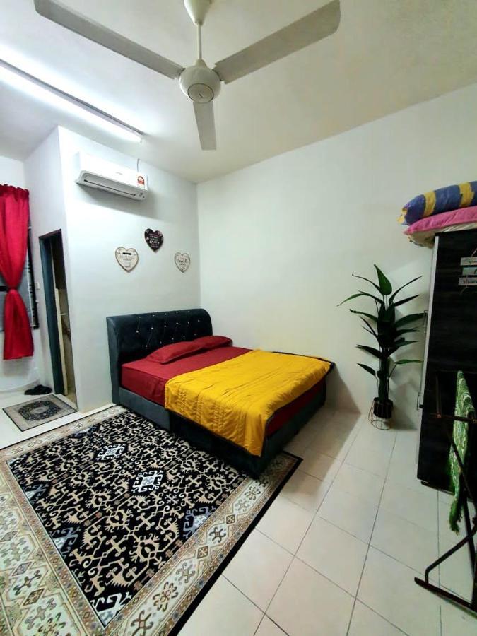 Lh Alisha Homestay Wangsa Mewangi Gua Musang Exteriér fotografie